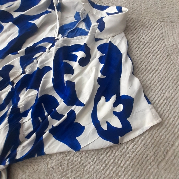 H&M Tie-Belt Shirt Dress - Picture 4 of 9